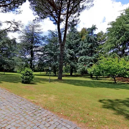 Via Pierre Villa